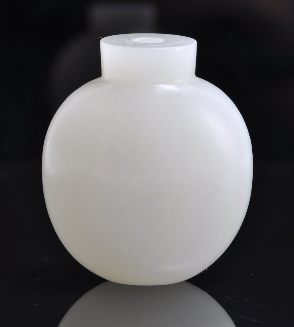 Chinese White Jade Snuff Bottle (1 of 7)