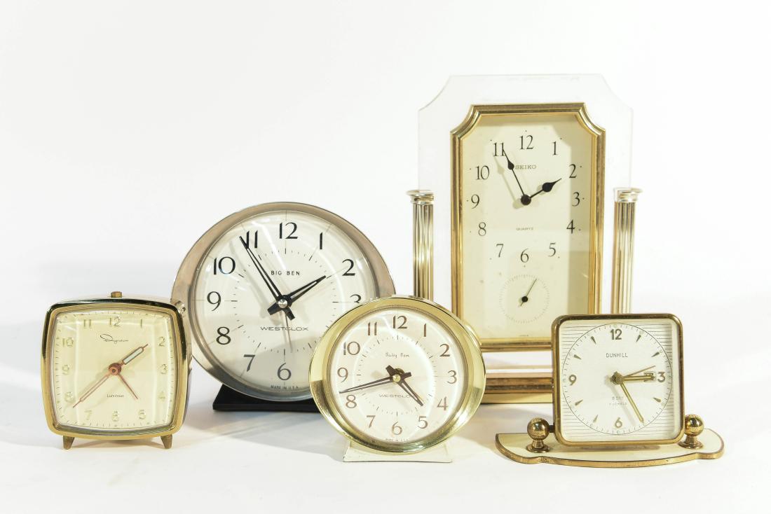 GROUPING OF CLOCKS INCL. SEIKO (1 of 9)