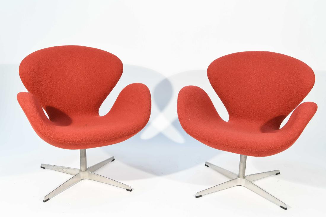 PAIR OF ARNE JACOBSEN SWAN CHAIRS (1 of 9)