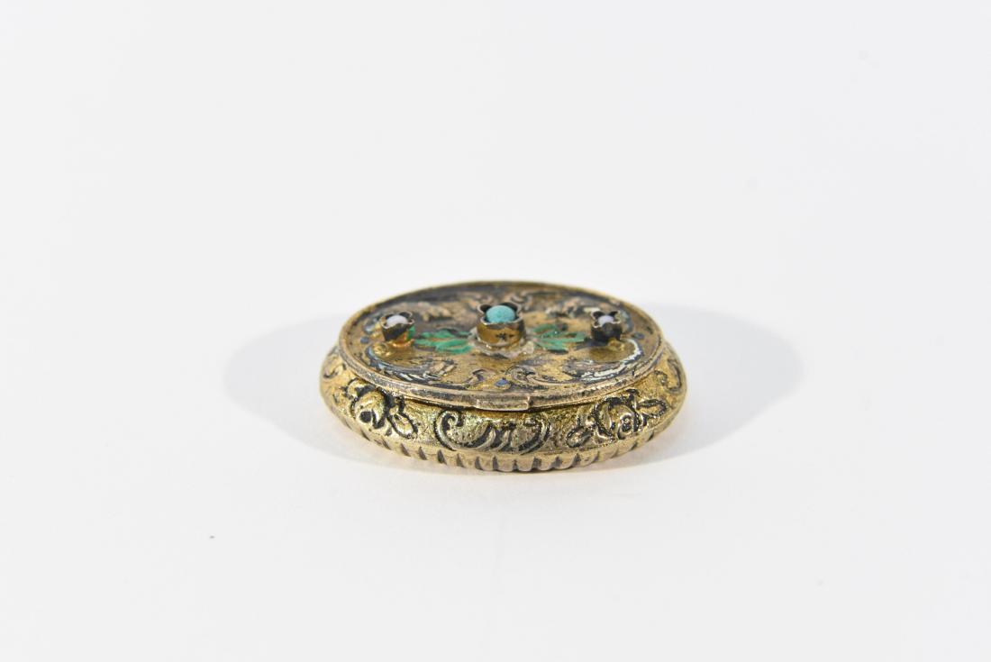 GILT & ENAMEL SILVER SNUFF OR PILL BOX (1 of 6)