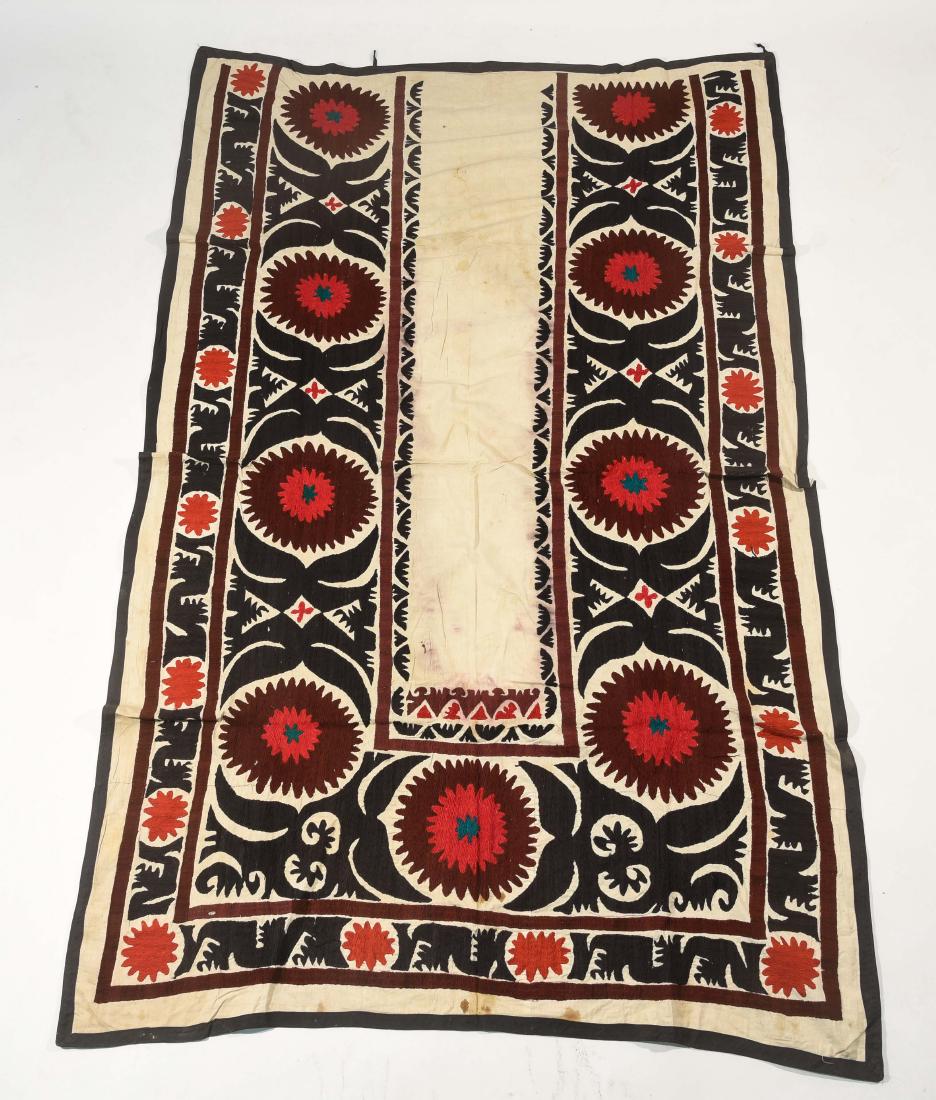 EMBROIDERED PRAYER SUZANI (1 of 7)