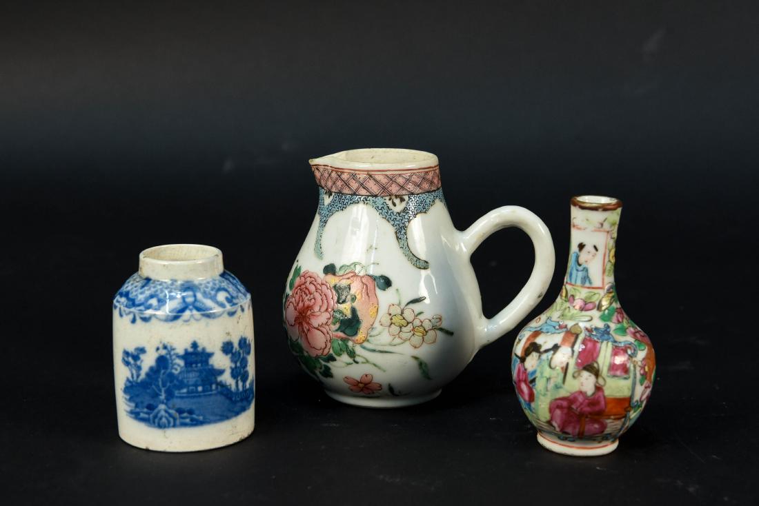 CHINESE PORCELAIN GROUPING: Dimensions: (Largest) H 3.75" x W 4" x D 3" Condition: Few small chips. Some paint loss. Crazing to one.