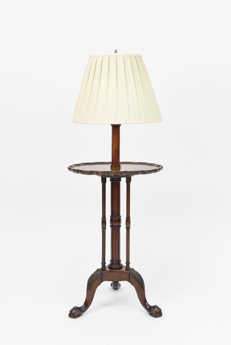 CLAW AND BALL FOOT OAK SIDE TABLE W/ LAMP (1 of 9)