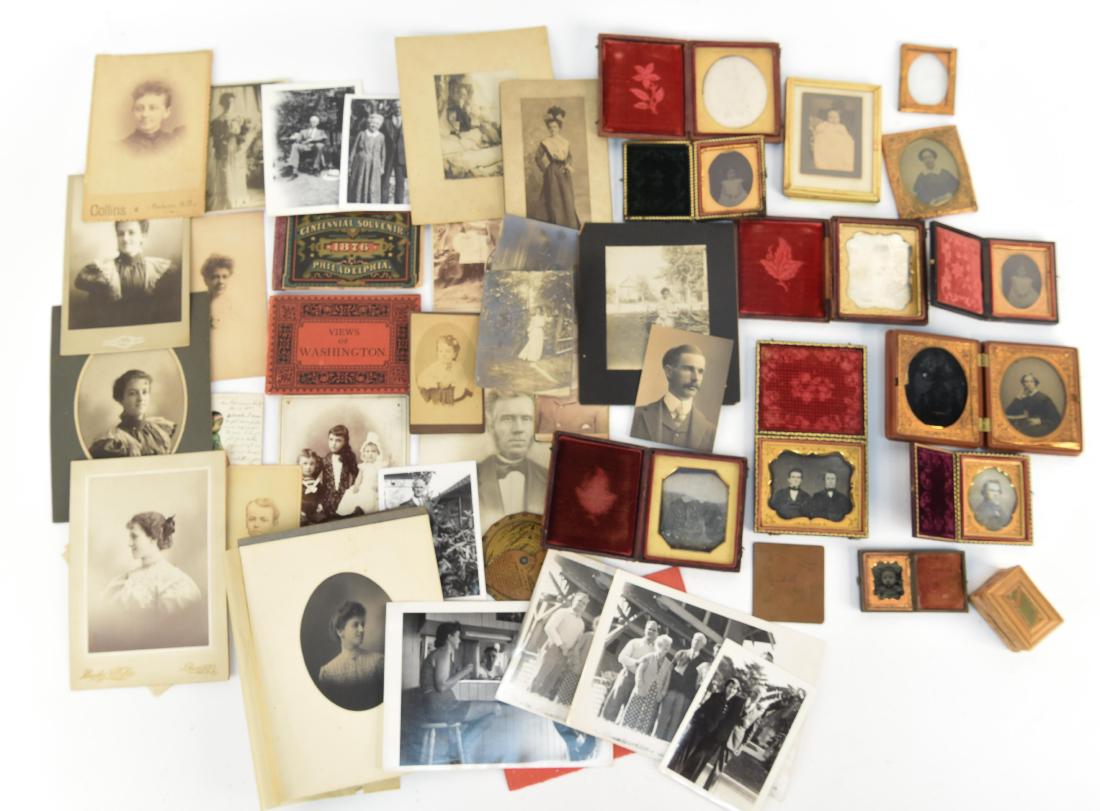 GROUPING OF ANTIQUE PHOTOS (1 of 12)