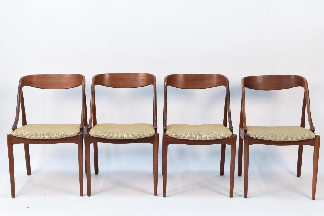 (4) JOHANNES ANDERSON DINING CHAIRS: Johannes Anderson for Richbilt. Dimensions: H 30" x W 19.25" x D 22.5" Condition: Some large chips to a couple chairs to joints where backrest meet arms. Some nicks, light scratches, and dings through