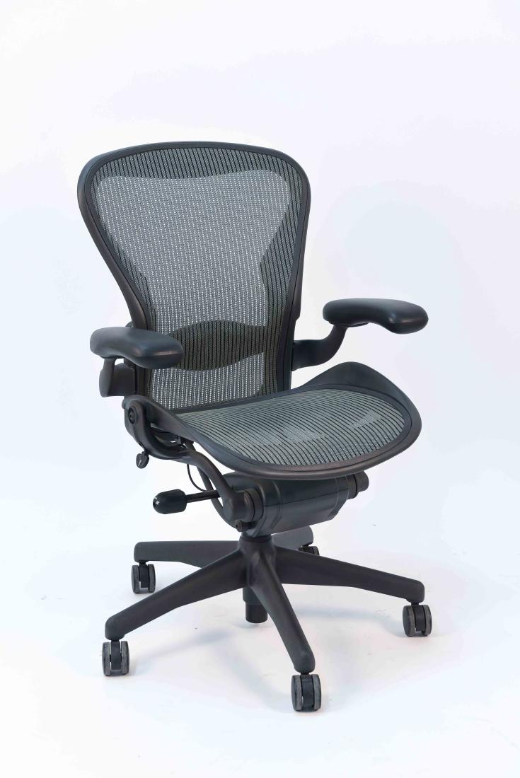 HERMAN MILLER AERON CHAIR (1 of 9)