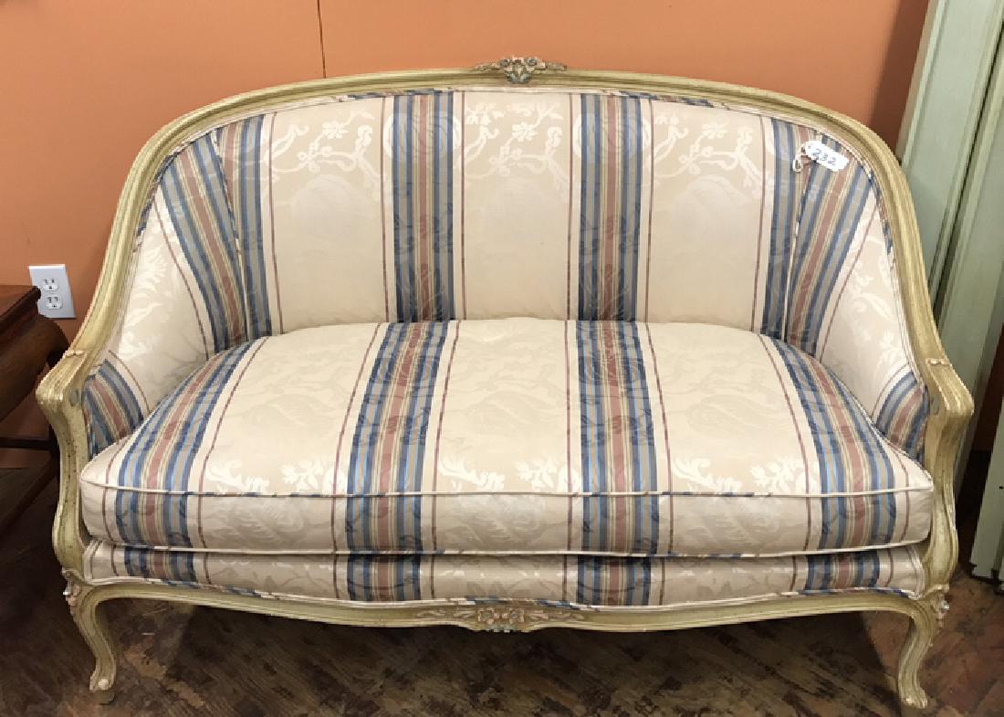 FRENCH STYLE SETTEE (1 of 7)