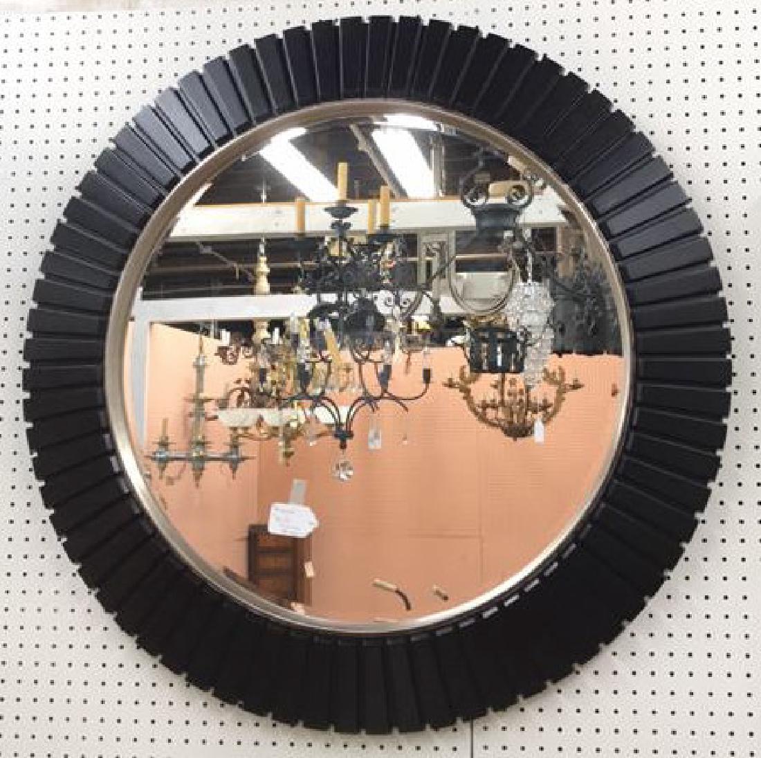 ROUND BEVELED MIRROR (1 of 5)