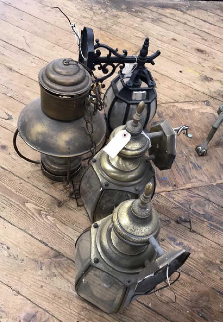 (4) LANTERN LIGHT FIXTURES (1 of 5)
