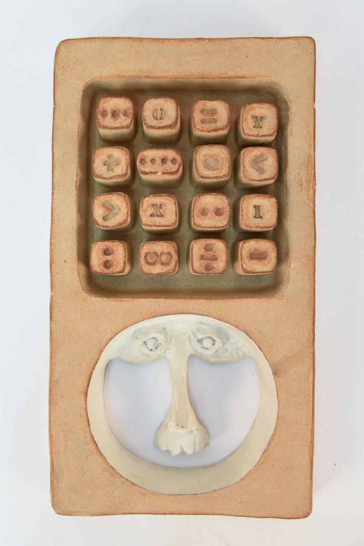 BENNINGTON POTTERS DAVID GIL FACE CERAMIC: Dimensions: H 13.5" x W 7.5" x D 1.5" Condition: No issues to note.