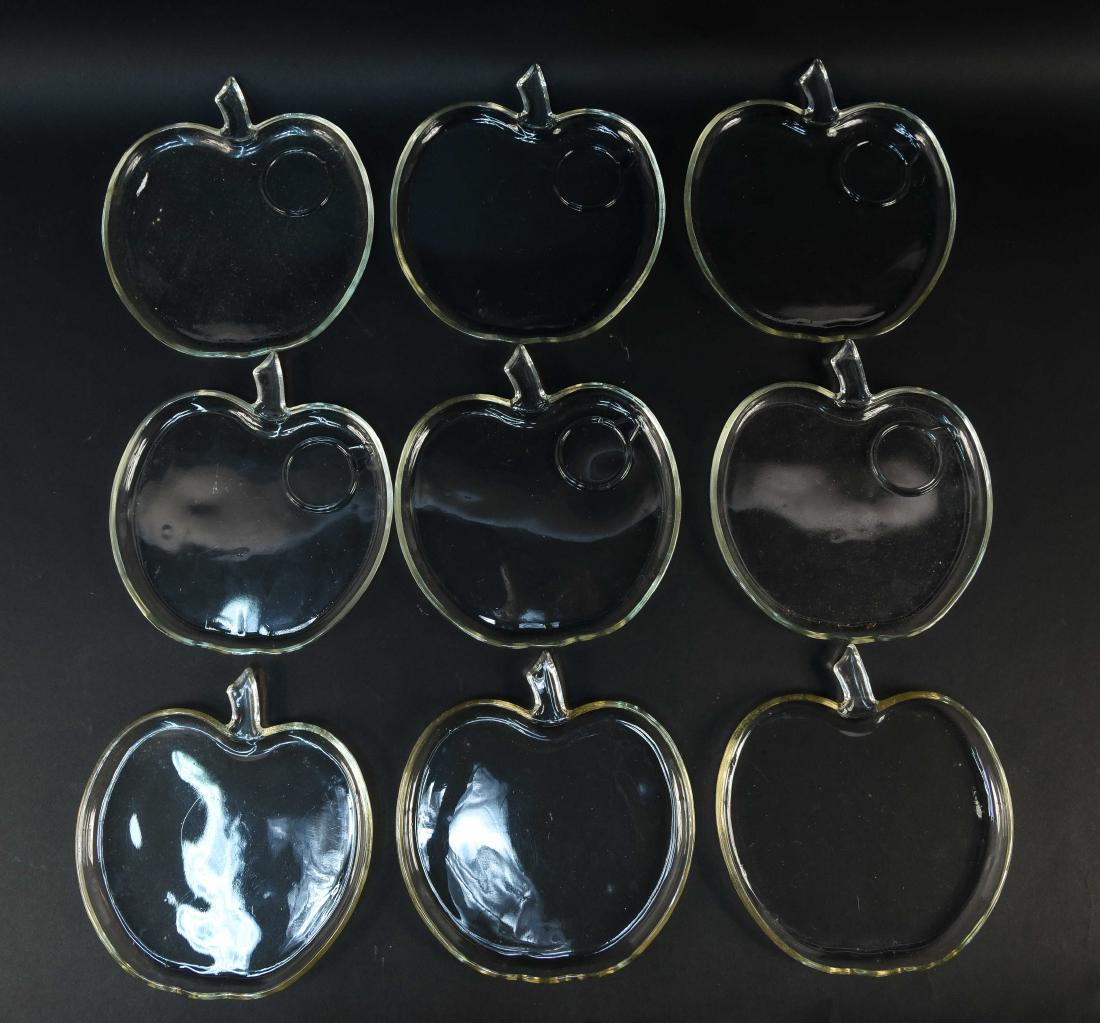 HAZEL ATLAS GLASS APPLE SNACK PLATES (1 of 6)