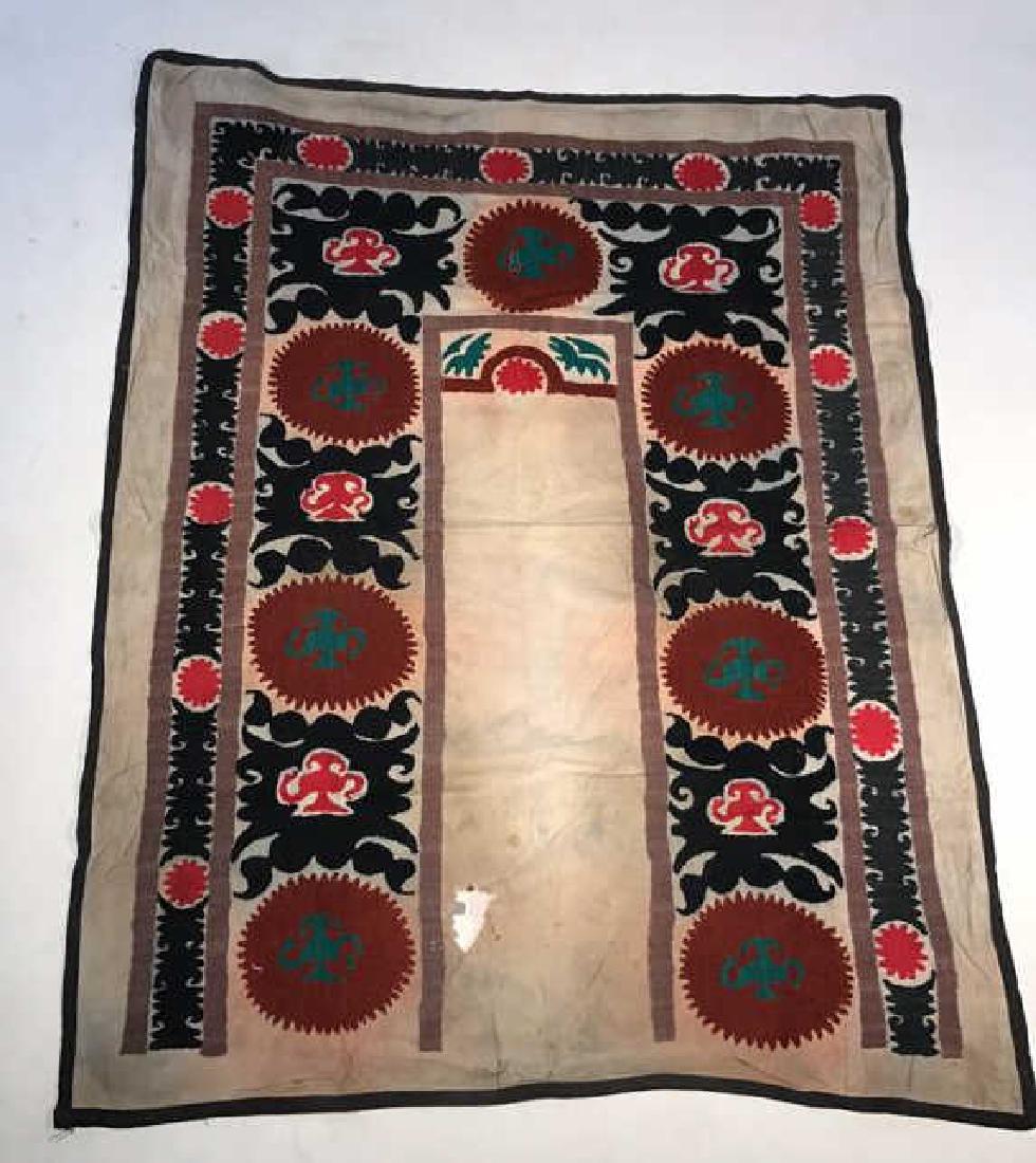 EMBROIDERED PRAYER SUZANI (1 of 8)