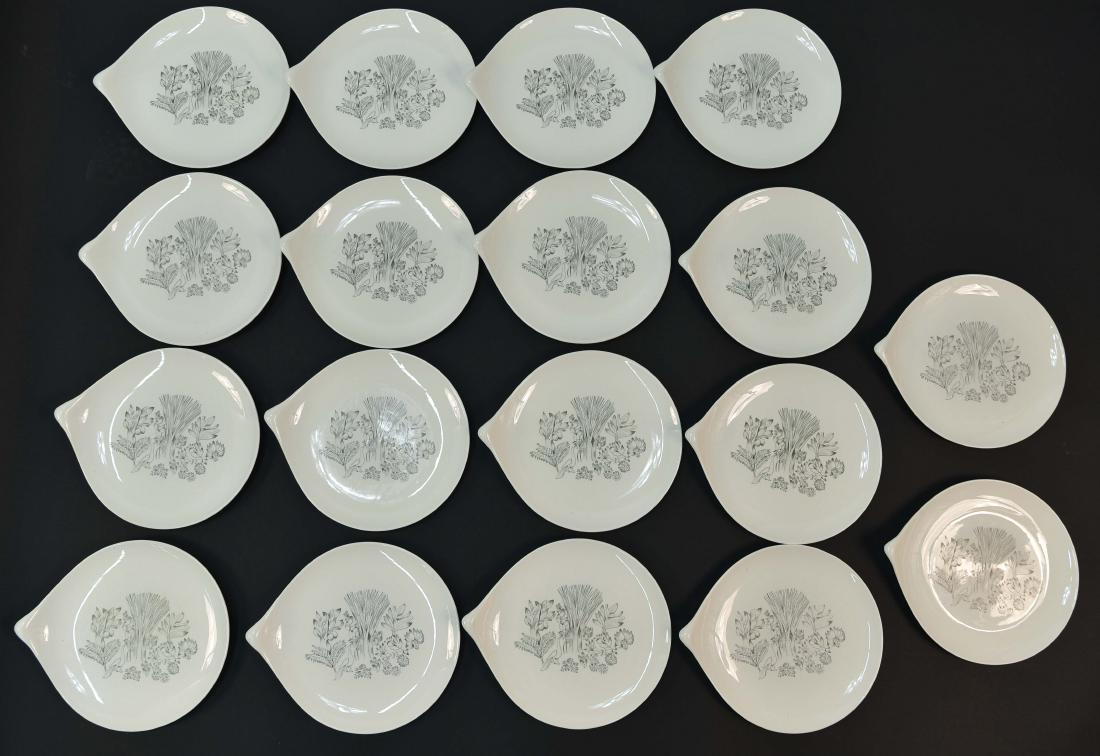 SET OF (16) EVA ZEISEL DISHES FOR HALLCRAFT (1 of 7)