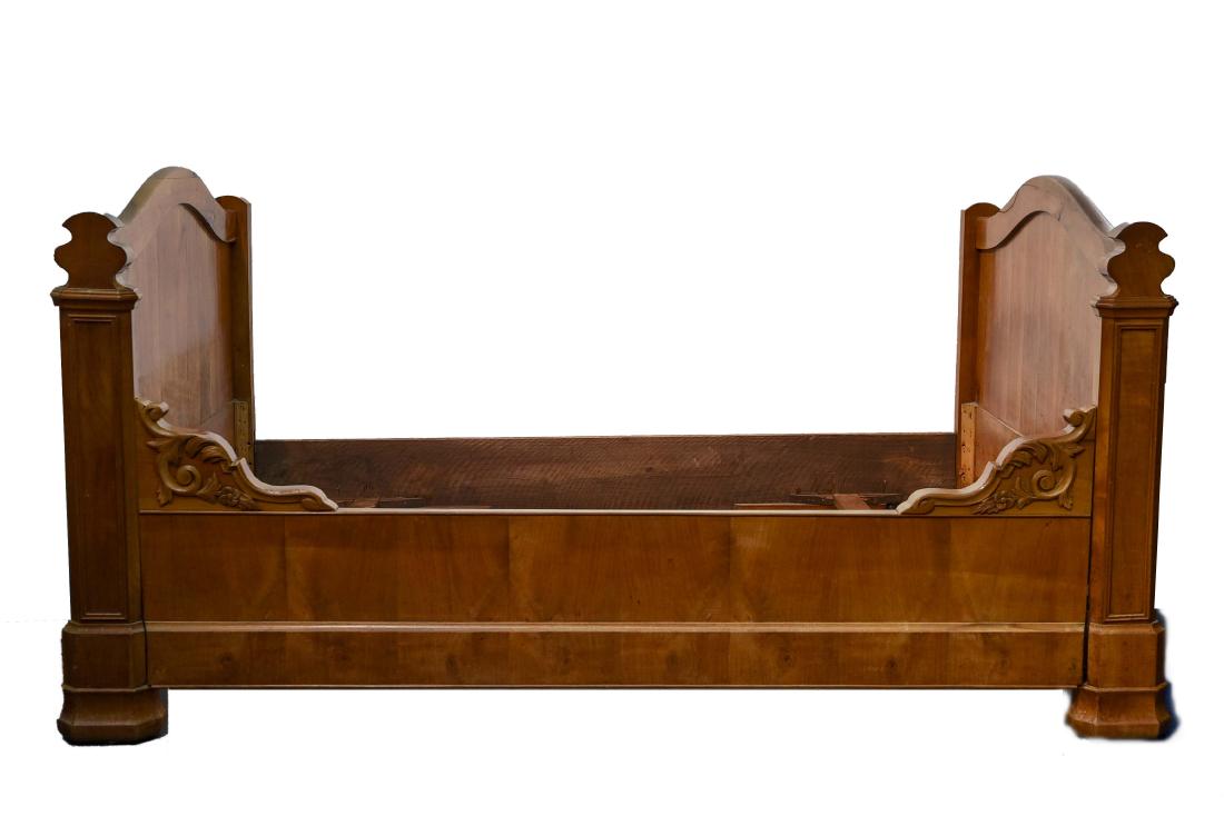 DAYBED: Dimensions: H 39" x W 47" x L 81" Condition: Scratches, dings, and nicks to wood.