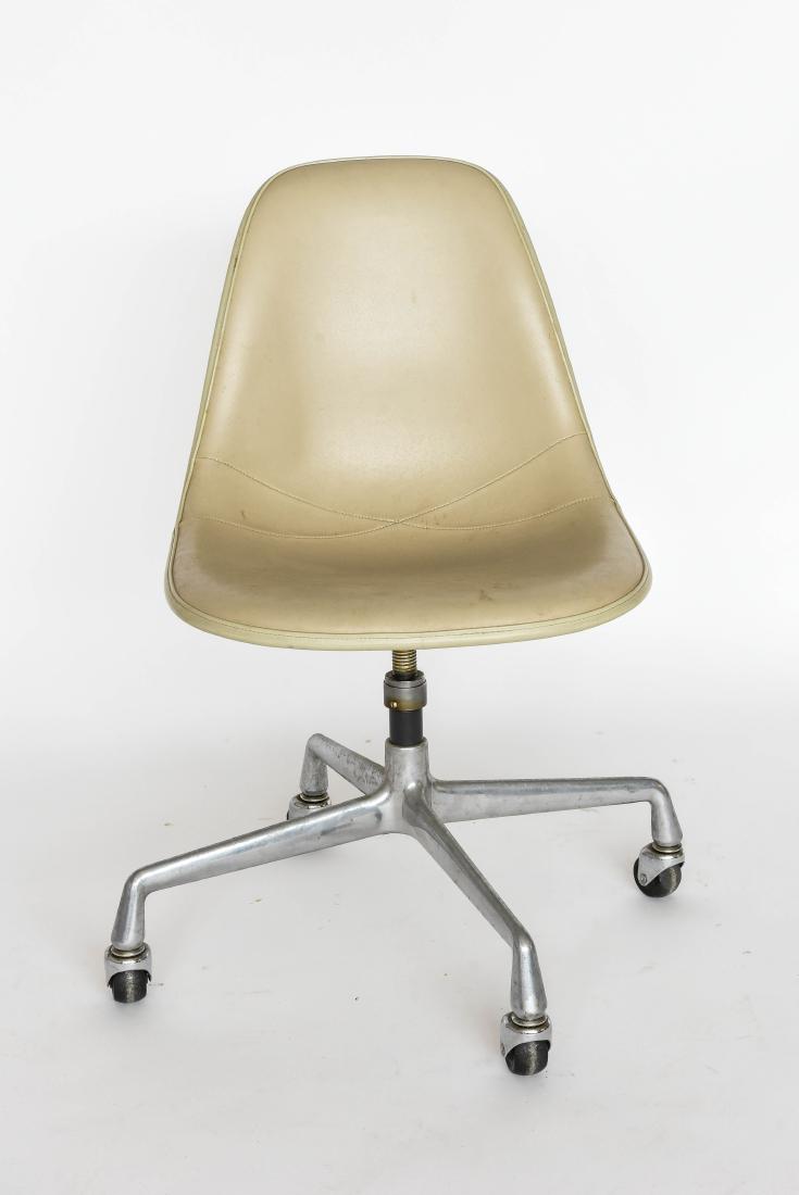 HERMAN MILLER ROLLING DESK CHAIR (1 of 7)