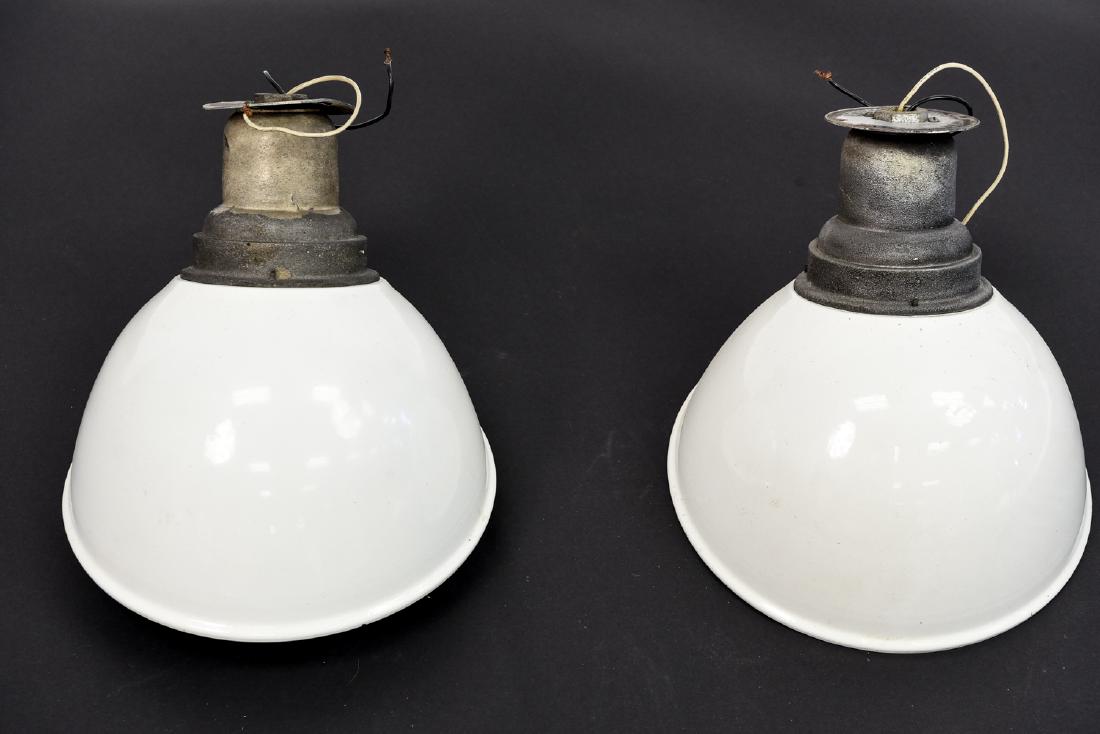 PAIR OF EXPLOSION PROOF INDUSTRIAL LIGHTS (1 of 5)