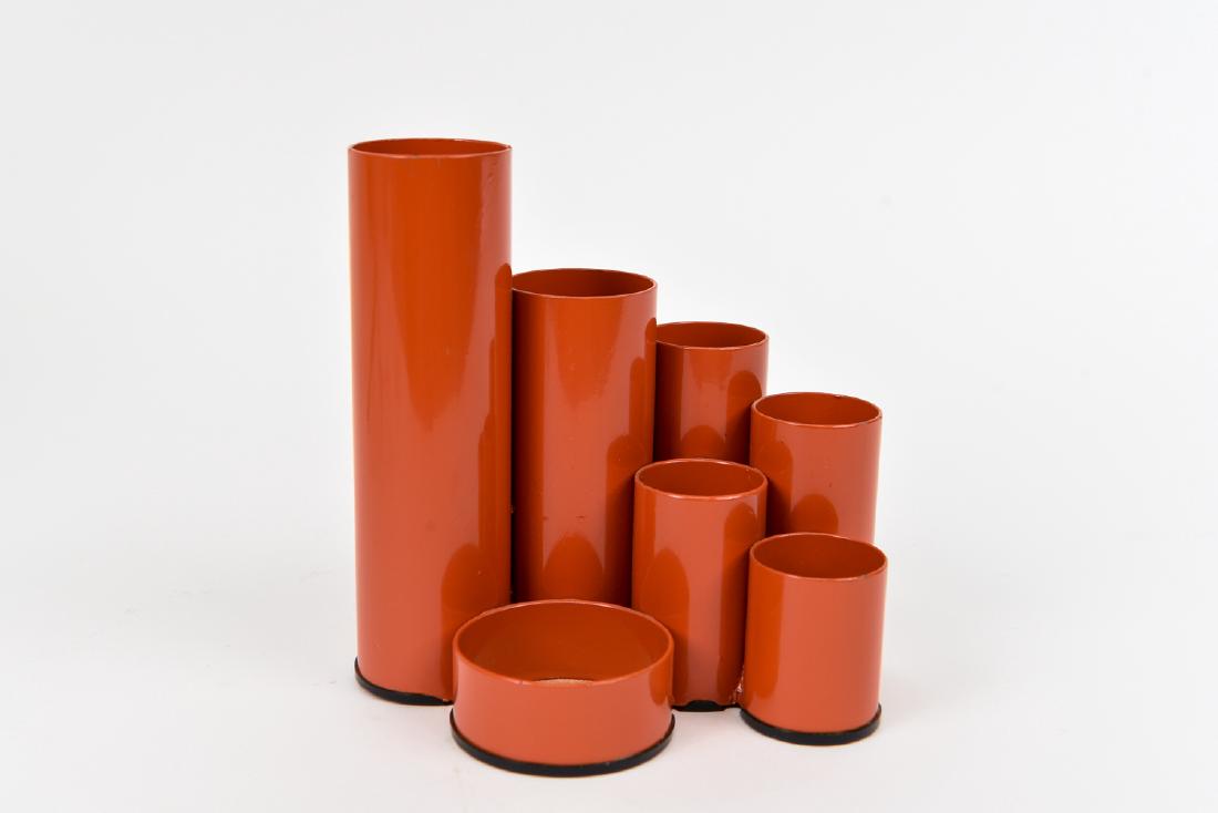 BAUHAUS STYLE DESK HOLDER: Dimensions: H 6.5" x W 10" x D 4.25" Condition: No issues to note.