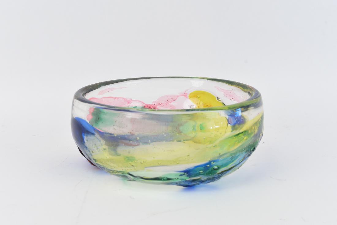MURANO GLASS BOWL: Signed on bottom: Gino Onesto, Murano Dimensions: H 4.25" x D 10.25" Condition: No issues to note.