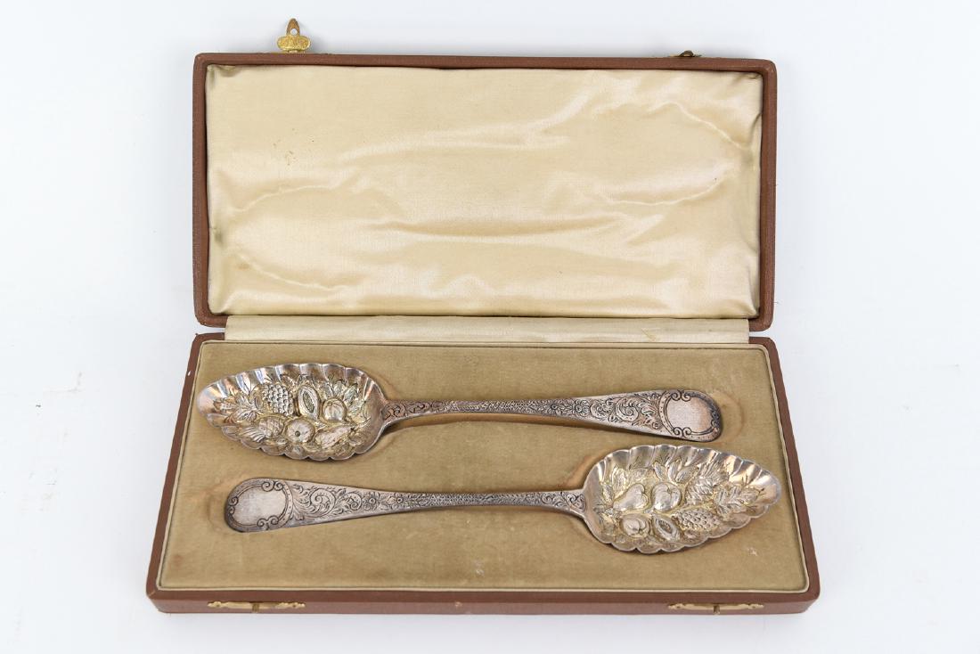 (2) 1808 SILVER DUBLIN BERRY SPOONS (1 of 8)