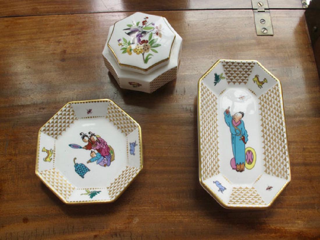 GROUPING OF ROYAL WORCESTER PORCELAIN (1 of 4)