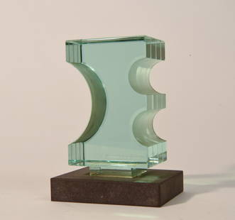 LUCIANO VISTOSI GLASS SCULPTURE: Dimensions: H 5.5" x W 4" x D 3" Condition: No issues to note.