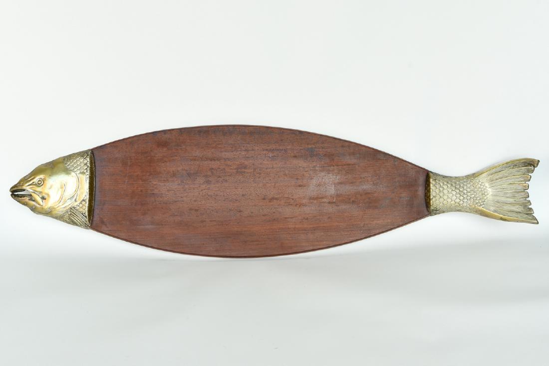 LARGE BRASS AND WOOD FISH PLATTER (1 of 7)