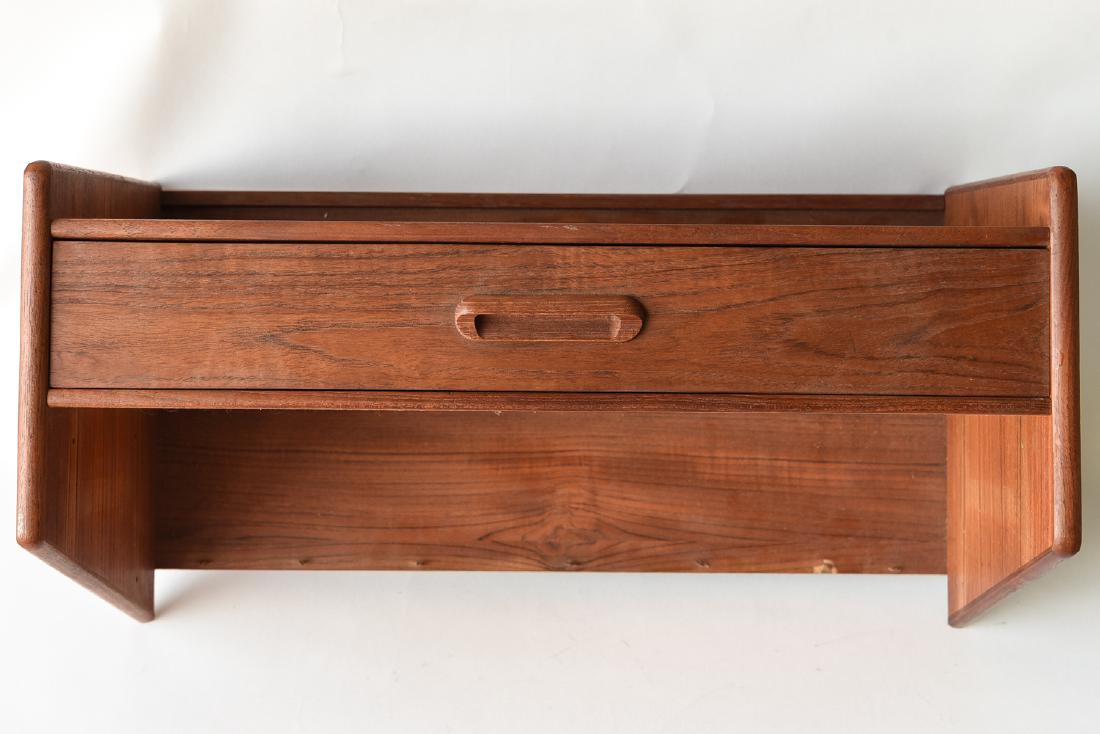 MID CENTURY DANISH TEAK WALL MOUNT SHELF (1 of 9)