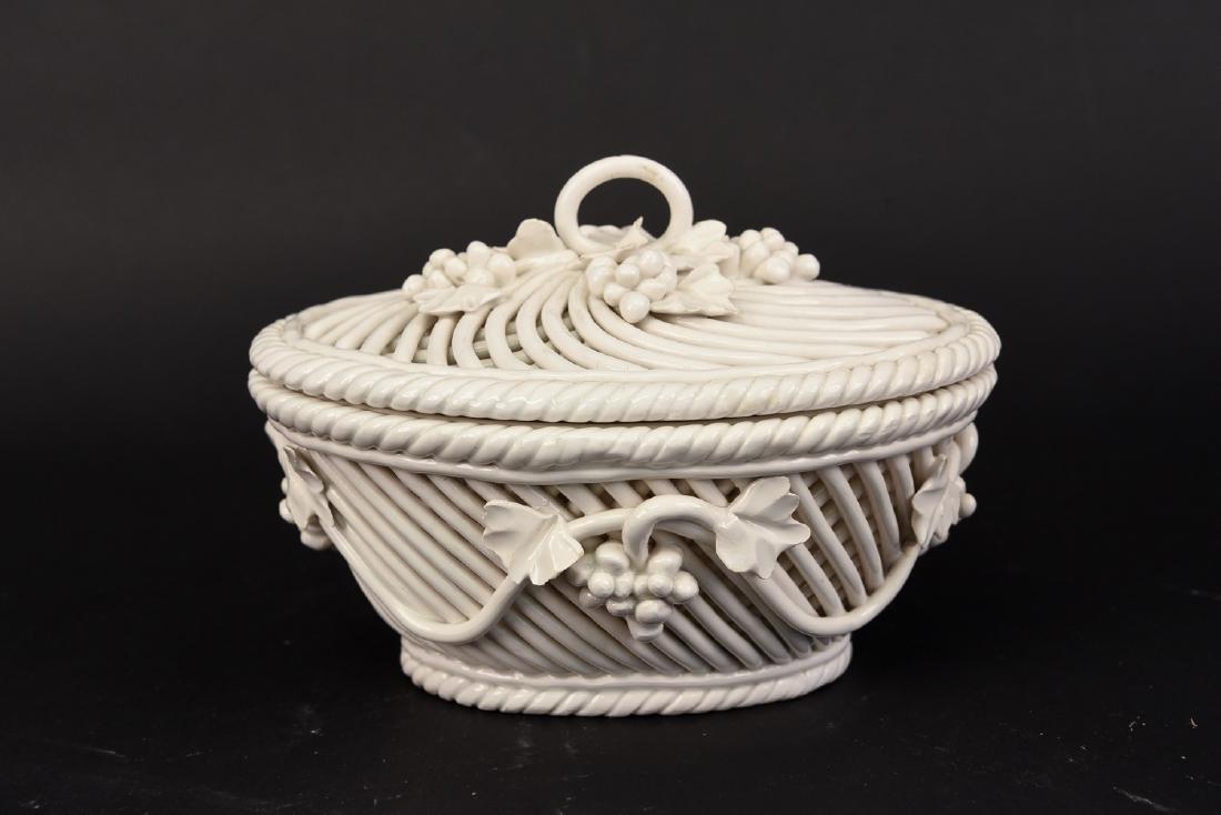 CAPODIMONTE ITALIAN LIDDED CERAMIC BASKET (1 of 6)