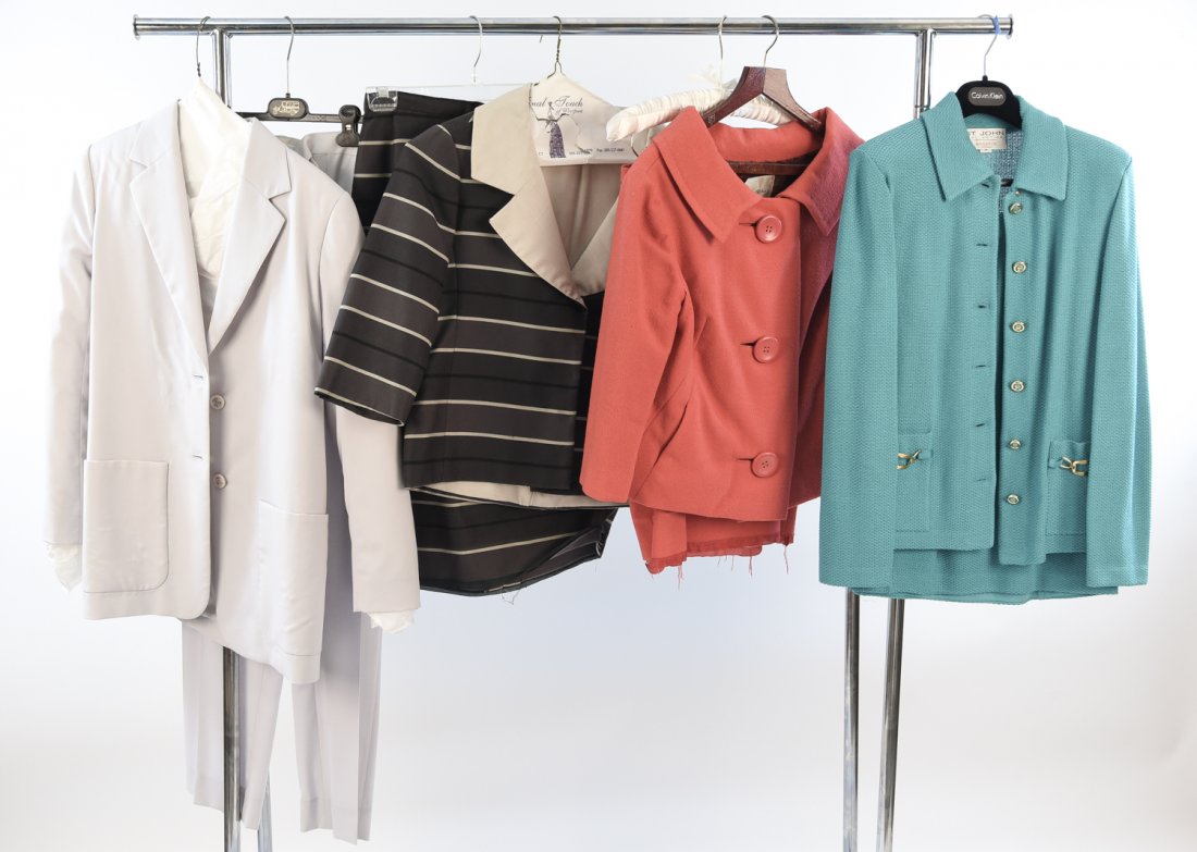 VINTAGE LADIES SUIT GROUPING (1 of 7)