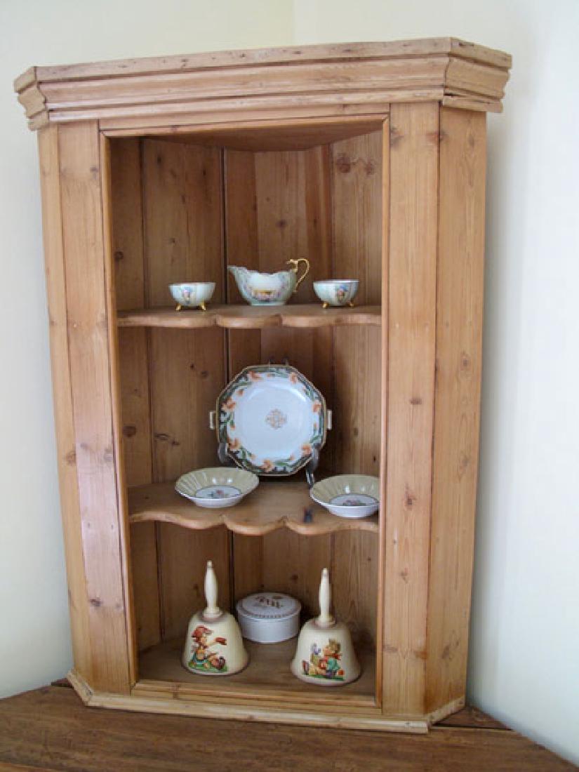 SMALL PINE CORNER SHELF (1 of 3)
