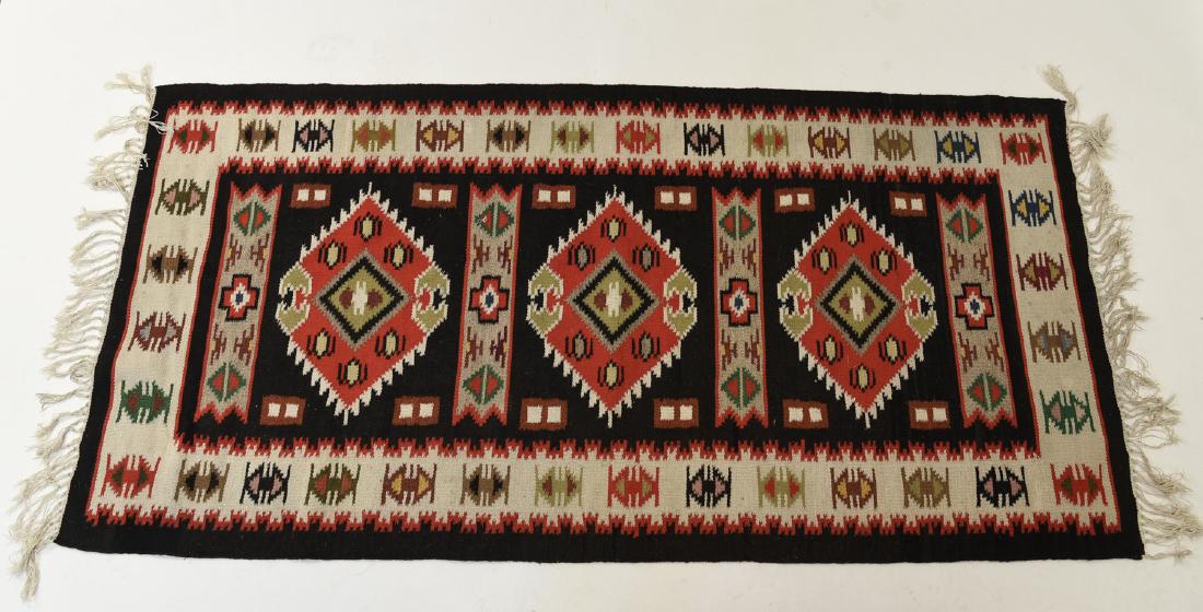 DANISH KILIM RUG: Dimensions: (Incl. fringe) L 84" x W 38" Condition: Showing light signs of use. Few small stains.