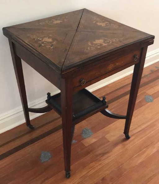 ANTIQUE FLIP TOP GAMING TABLE - ANTIQUE FLIP TOP GAMING TABLE