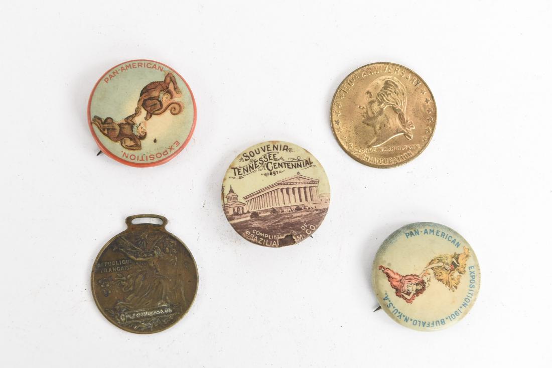 VINTAGE COLLECTABLE PIN BACK BUTTONS (1 of 5)