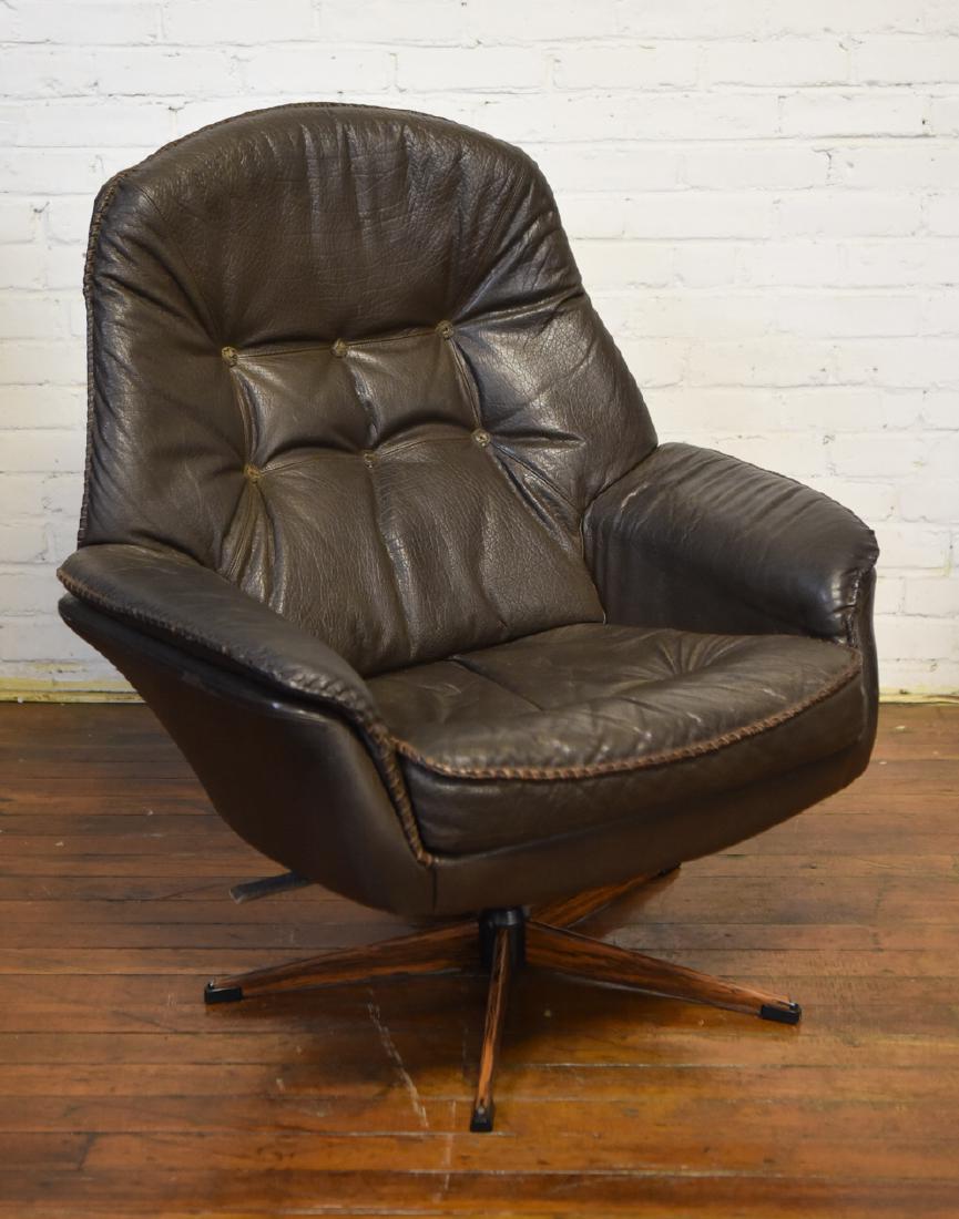 H.W. KLEIN MID-CENTURY LEATHER LOUNGE CHAIR (1 of 10)