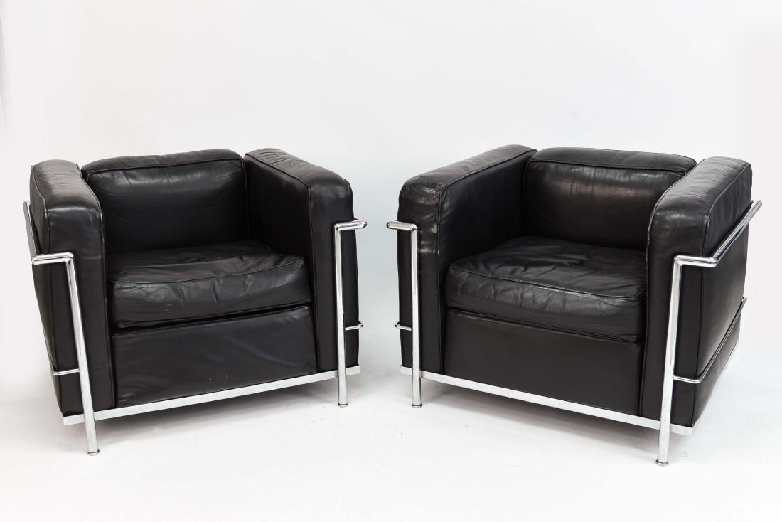 PAIR OF LE CORBUSIER LC2 STYLE CHAIRS (1 of 14)