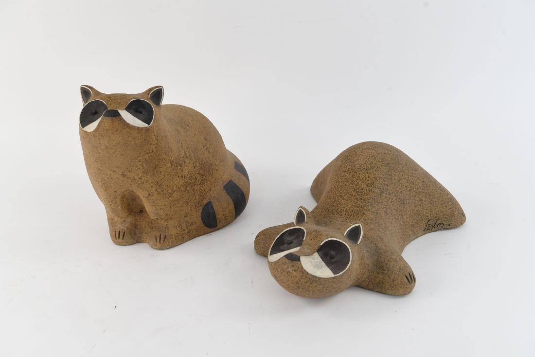 (2) VINTAGE CERAMIC RACCOON SCULPTURES (1 of 11)