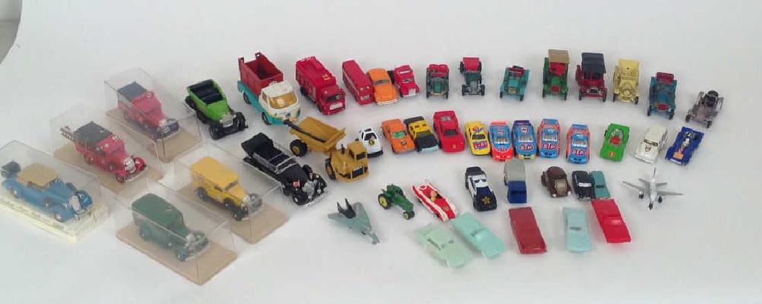 VINTAGE TOY GROUPING (1 of 4)