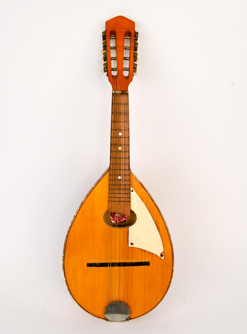 LIGNATONE VINTAGE MANDOLIN MADE IN CZECH 1960S (1 of 14)