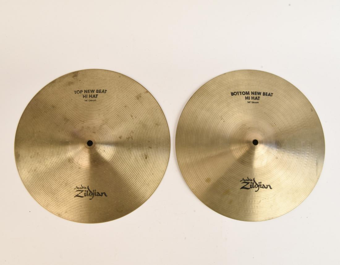 ZILDJIAN 14 INCH NEW BEAT HI HATS PAIR (1 of 8)