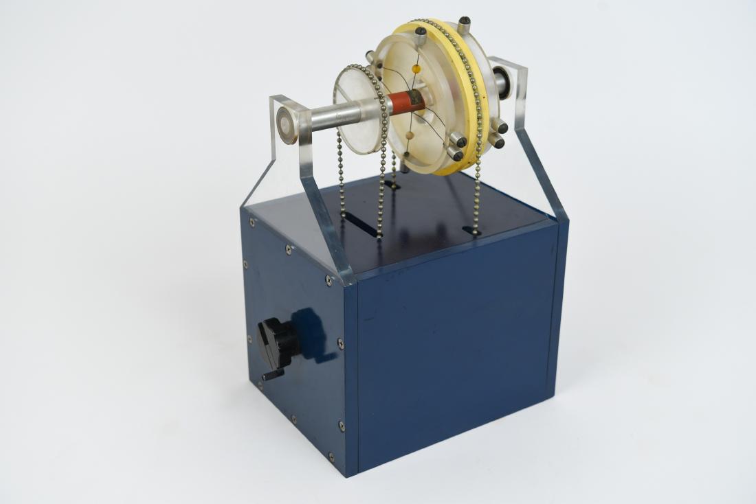 KINETIC WOOD & LUCITE BOX SCULPTURE: DImension: 15"H x 9.5"W x 7.5"D Condition: Working order, moves smoothly with dial. minimal scratches and scuffs consistent with age and use