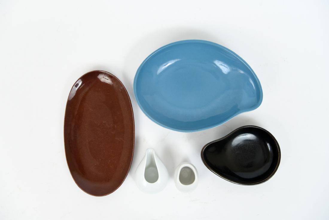 MID-CENTURY DINNERWARE GROUPING (1 of 4)