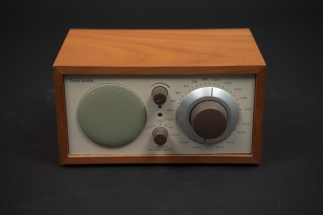 TIVOLI AUDIO RADIO (1 of 10)
