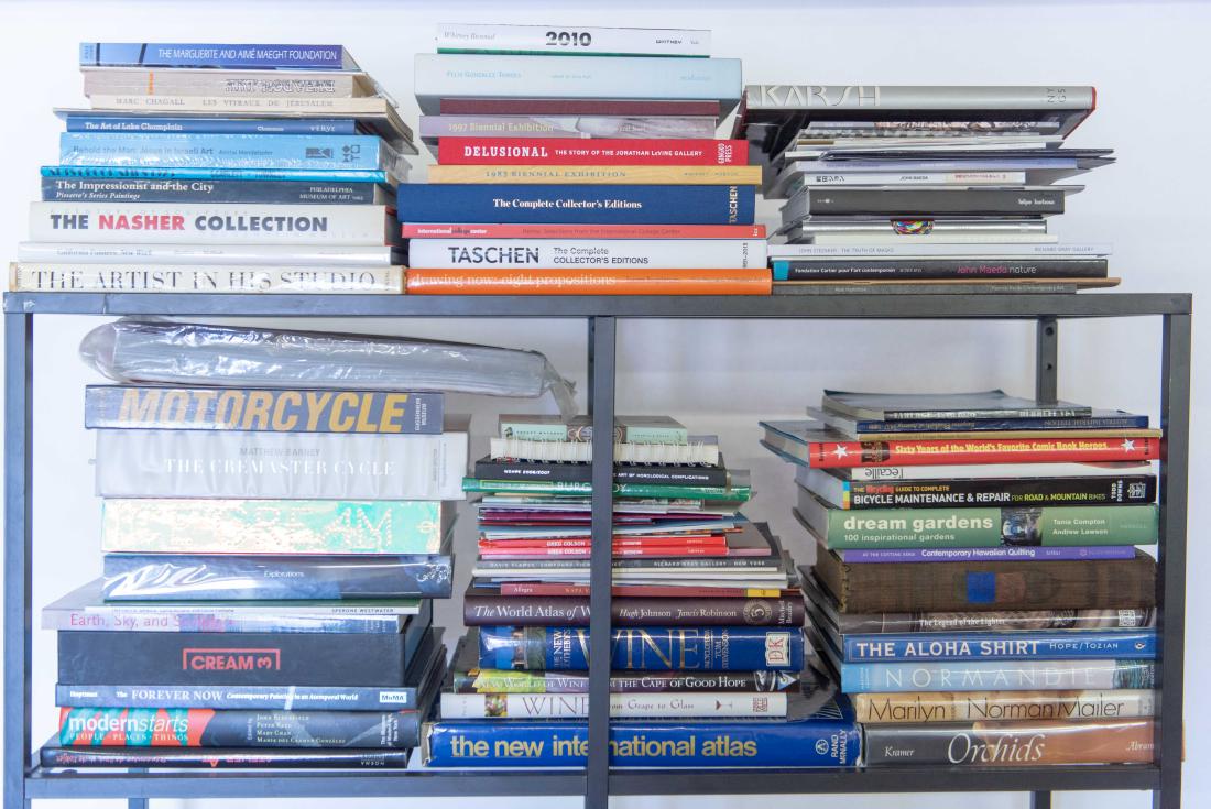 LARGE GROUPING OF ART, DESIGN, ETC. BOOKS (1 of 12)