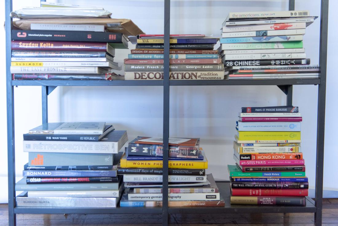 LARGE GROUPING OF ART, DESIGN, ETC BOOKS (1 of 7)