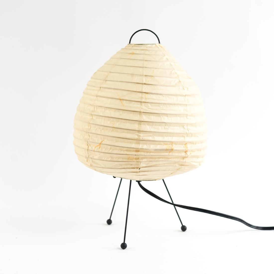 MANOR OF ISAMU NOGUCHI AKARI PAPER LANTERN LAMP (1 of 5)