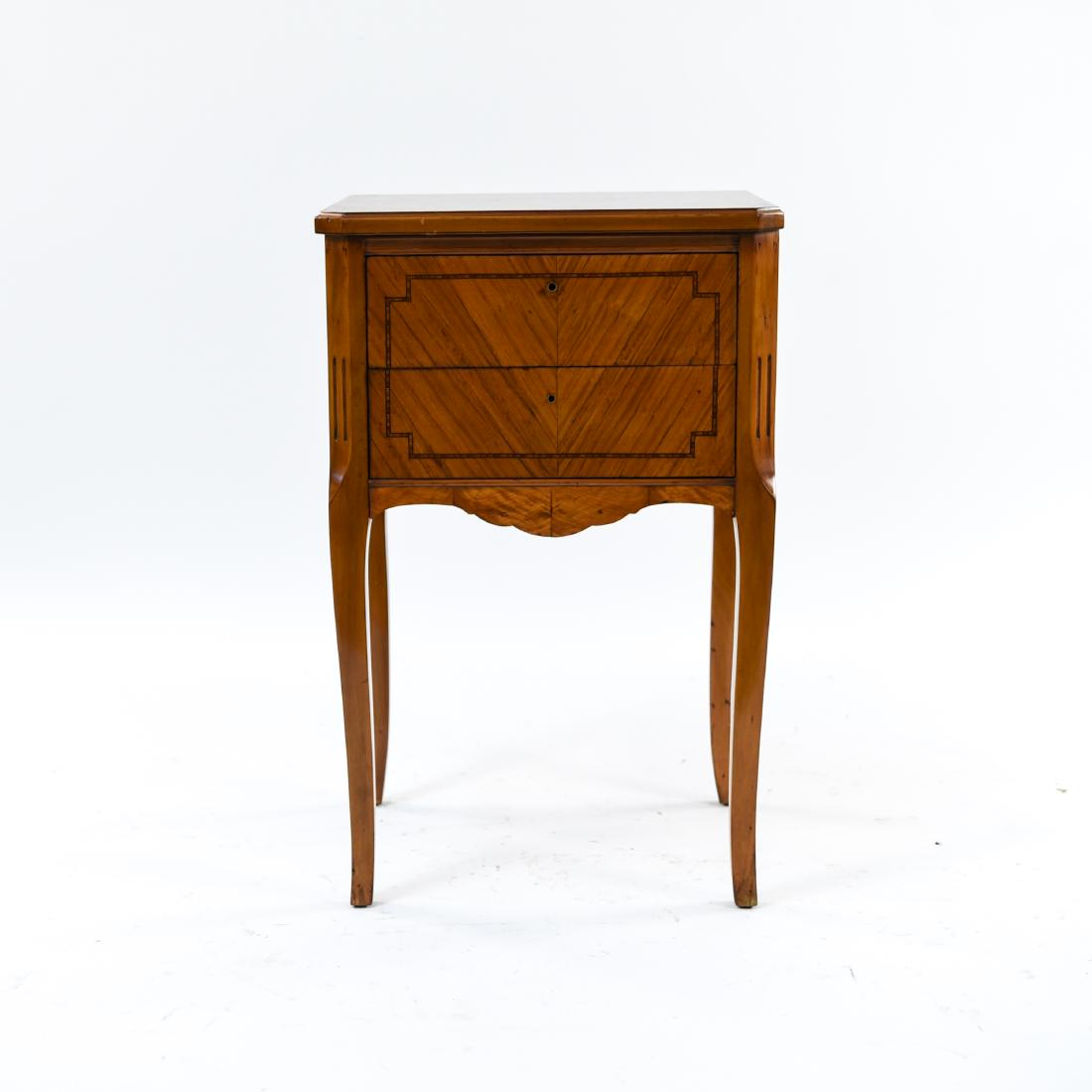 ANTIQUE FRENCH END TABLE STAND (1 of 17)