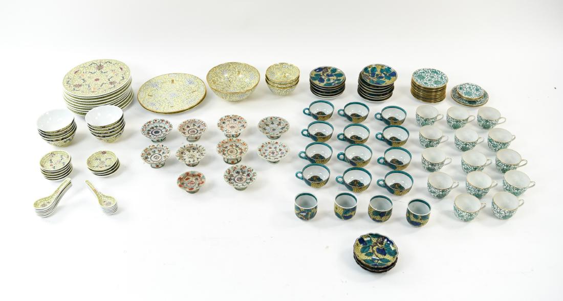 GROUPING OF CHINESE PORCELAIN (1 of 20)