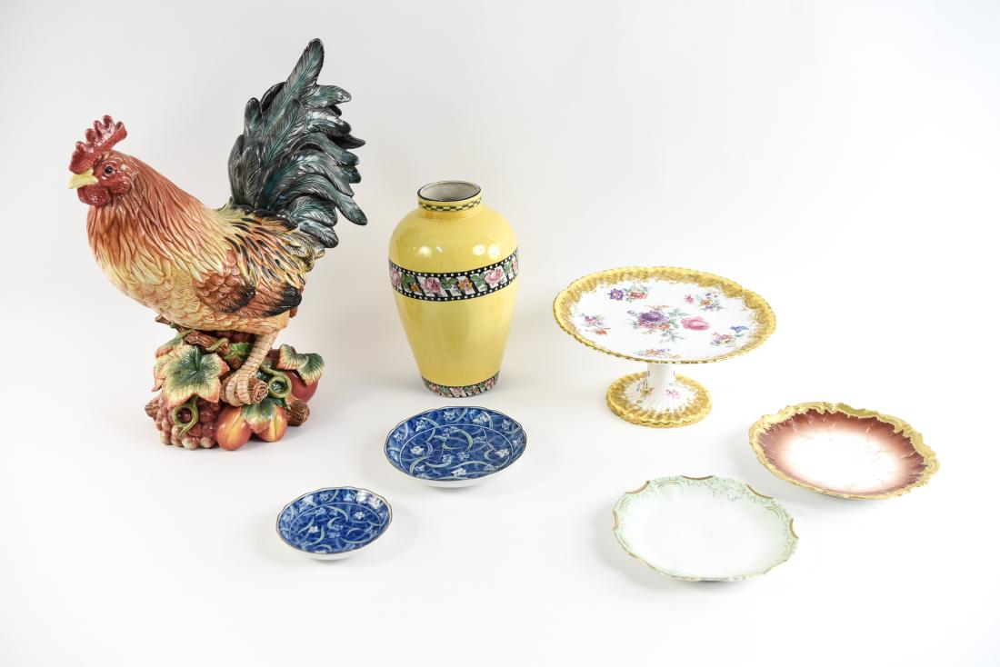 DECORATIVE PORCELAIN GROUPING (1 of 15)