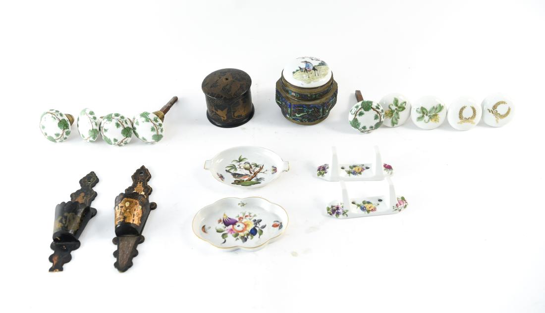 DECORATIVE ACCESSORIES INCL. PORCELAIN, ETC. (1 of 18)