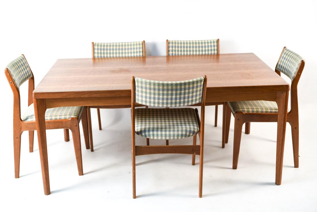 DANISH TEAK EXTENSION DINING TABLE W/ 5 CHAIRS (1 of 20)